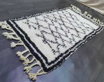 Large Black & White Moroccan Rug – Hand-Knotted Wool Berber Carpet