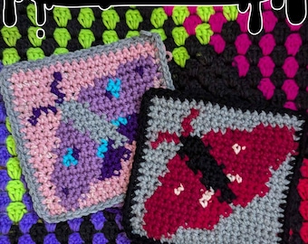 Dark Wood Moth Crochet Tapestry Grid Pattern. Digital PDF Pattern Download. Pixel Art Moth Granny Square Grid Pattern
