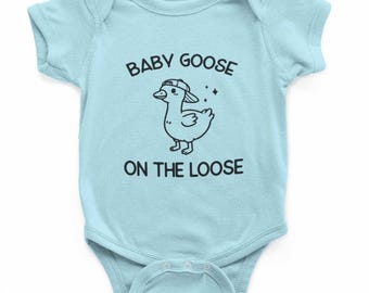 Baby Goose On The Loose Baby Grow - Funny Cute Novelty Baby Onesie, Baby Grow, Baby Outfit For Boys & Girls