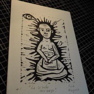 Le scribe accroupi, carte imprimée lino, sculptée et imprimée à la main, édition limitée signée, noir et blanc sur papier de haute qualité