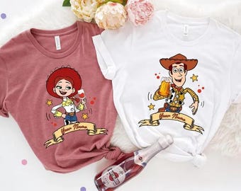 Benutzerdefinierte Toy Story Charaktere Shirt, Jessie und Woody Shirt, Disneyland Trip Shirt, Toy Story Spaß Geschenk, Toy Story Geburtstagsgeschenk, Toy Story Tee