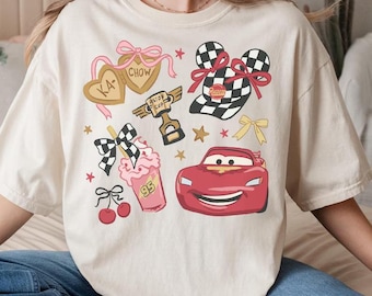 Disney Coquette Bow Cherry Lightning McQueen Disney Cars Shirt, Disney Pixar Charaktere, Disneyland Trip Shirt