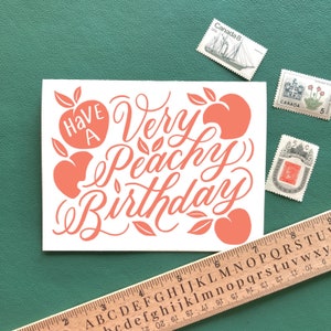 Typographie d'anniversaire Peachy Carte de vœux