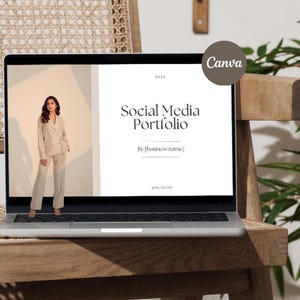 Social Media Portfolio Template, Minimal Social Media Manager Portfolio, Personalized Portfolio, Marketing Creators, Editable in Canva