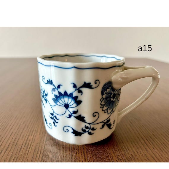 Blue And White Porcelain Coffee Mug - 11.6oz Ceramic Tea Cup, Microwave & Dishwasher Safe - View #3