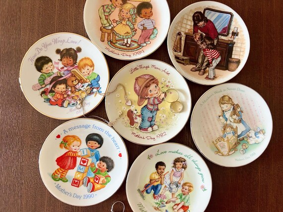 Mother's Day  Plate,  Ring Dish Earring Bracelet Tray, Avon Wall Plate Jewelry Dish Rustic Shelf Accent  Collectable  Plate