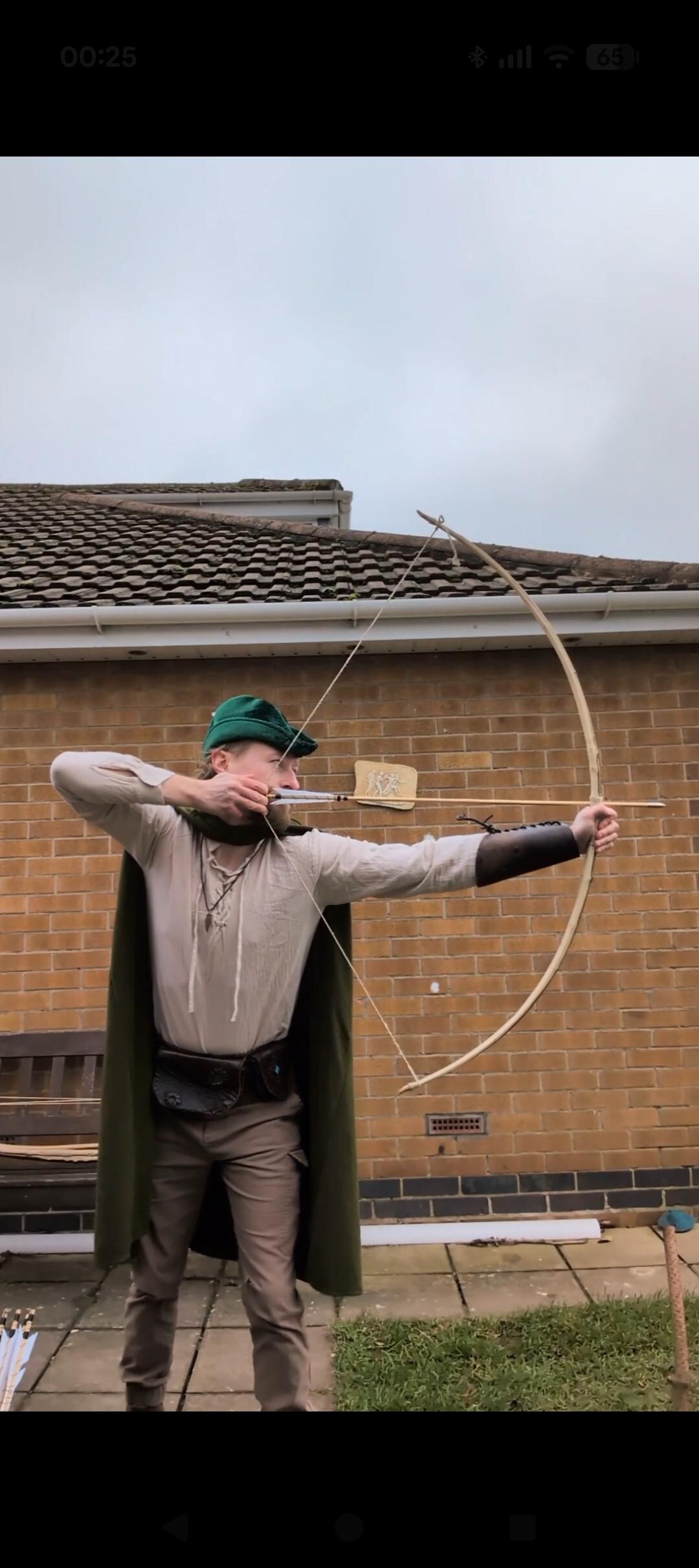 Robin Hood–style Traditional Self Bow – Handcrafted Wooden Bow - Etsy