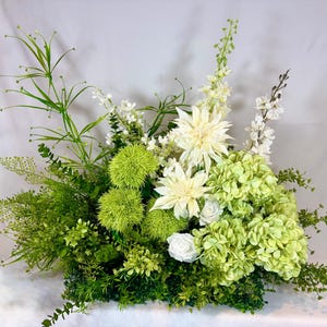 Large Artificial Floral Arrangement – Faux White Rose, White Hydrangea, and Lush Greenery Centrepiece for Home Decor, Wedding, Events