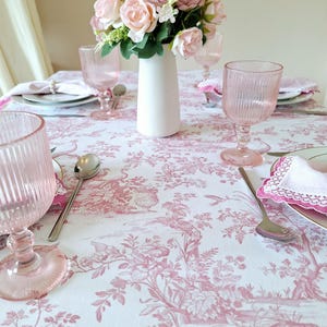 Mantelería Chinoiserie Toile de Jouy en estilo vintage francés: romántico rosa para bodas, despedidas de soltera, aniversarios y fiestas en el jardín.