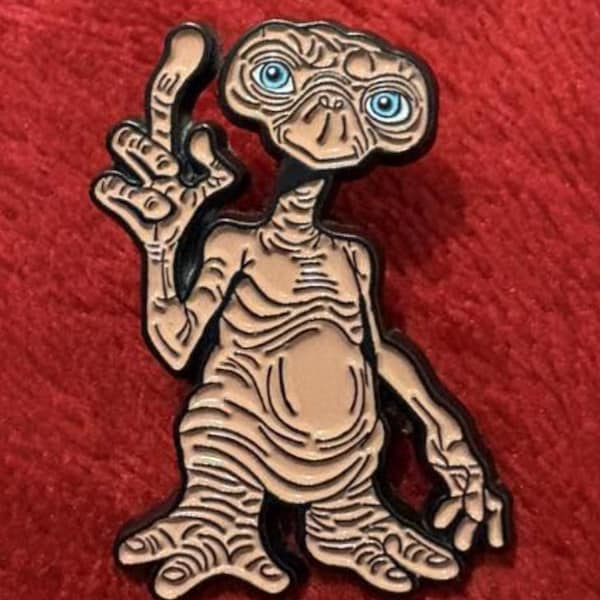E.T. the Extra-Terrestrial enamel pin - movie alien