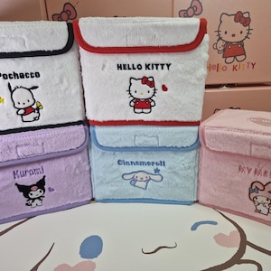 Sanrio Fluffy Hopfällbar Förvaringslåda (för alla dina nödvändigheter, kontorsmaterial, smink, hudvård och mer! Läs beskrivningen)