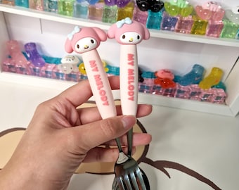 Uroczy zestaw widelców i łyżek Sanrio z trójwymiarową głową i pokrowcem, idealny do podróży