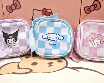 Mała kosmetyczka w kratkę Sanrio (pomieści wszystkie niezbędne rzeczy, makijaż, produkty do pielęgnacji skóry i wiele więcej!)