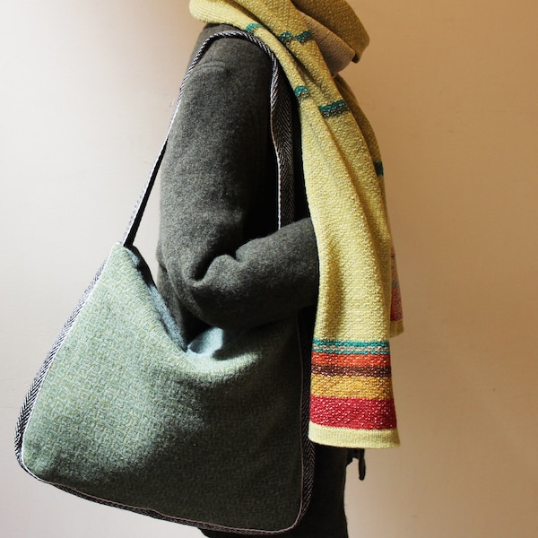 SAC BOHO à motifs carrés en vert foncé/gris