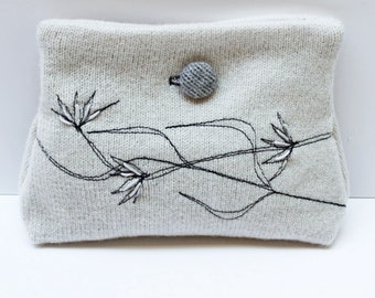 Embroidered wildflower purse Silver