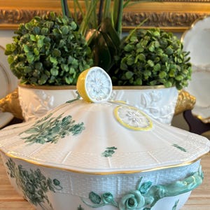 Herend Tureen with Lemon Finial: Green Chinese Bouquet. Prized Possessions USA.