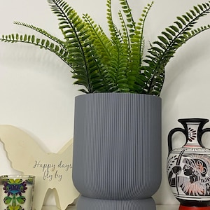 Planter Pot with Twist-Lock Drainage Large