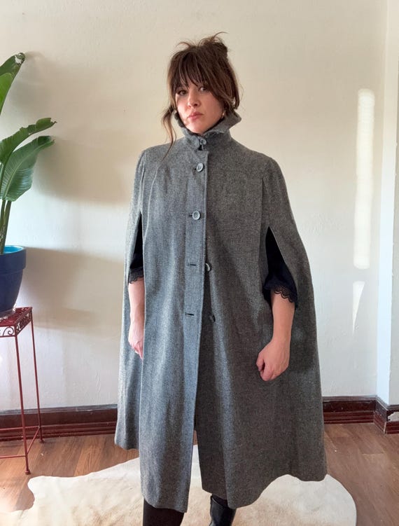 RARE Vintage Wolfangel Irish Wool Cape Coat; Fits sizes Small-Large