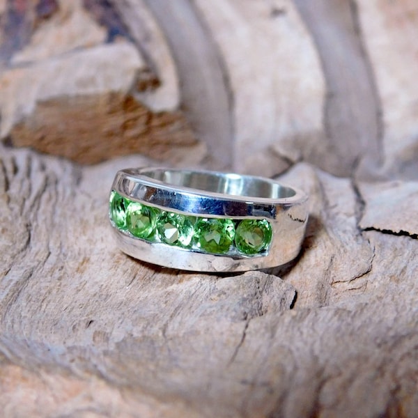 Sterling Silver Ring with 5 Peridot Stones RF604