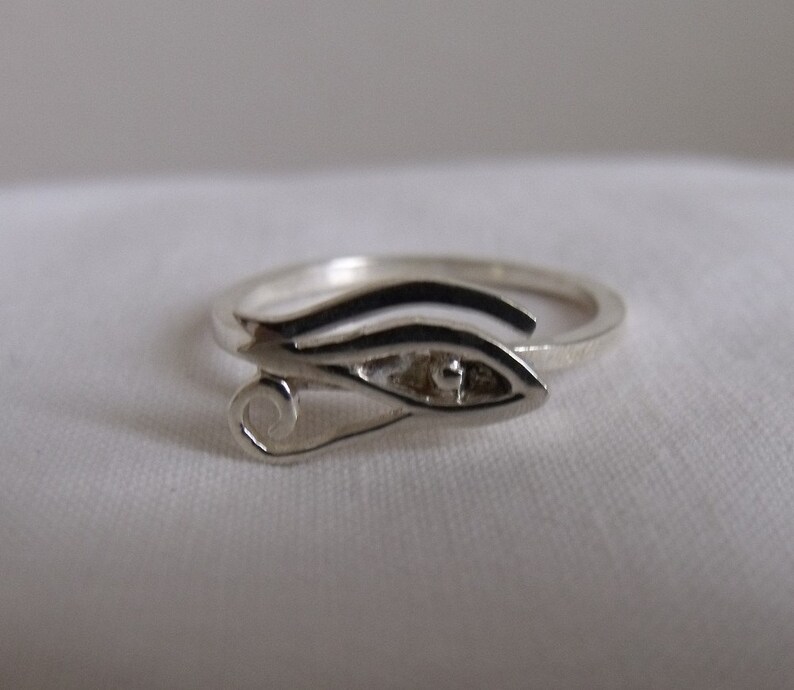 Eye Of Horus Sterling Silver Ring RF322 image 3