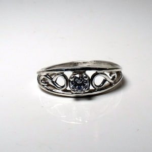 The Medium Width Crow Ring Rf180f Etsy
