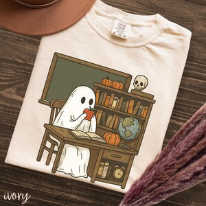 Retro Ghost Teacher Shirt, Comfort Colors Halloween Teacher T-Shirt Spooky Teacher Tee Funny Halloween Teacher Shirt Fall Gift For Teacher