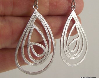 Pendientes colgantes de plata con forma de lágrima y pavo real, regalo para novia o dama de honor, regalo para el Día de la Madre (menos de 25 €).