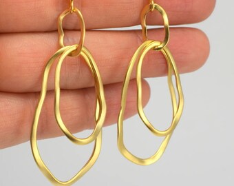 Triple Gold Oval Wavy Earrings, Organic Circles Gold Jewelry, Gift for her under 25