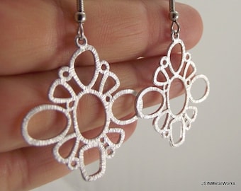 Pendientes de plata con forma de sol y diseño de bucle, pendientes de plata con diamantes en forma de círculo, regalo para ella por menos de 25 años.