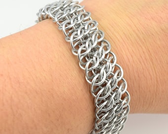 Pulsera de puño de malla de aluminio hecha a mano de plata audaz, pulsera GSG Chainmaille para hombres o mujeres