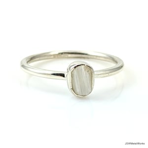 Raw Selenite Silver Minimalist Stackable Ring, 925 Sterling Silver Rough Selenite Solitaire Gemstone Jewelry