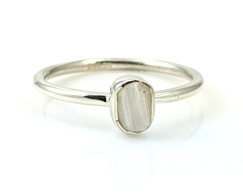 Raw Selenite Silver Minimalist Stackable Ring, 925 Sterling Silver Rough Selenite Solitaire Gemstone Jewelry
