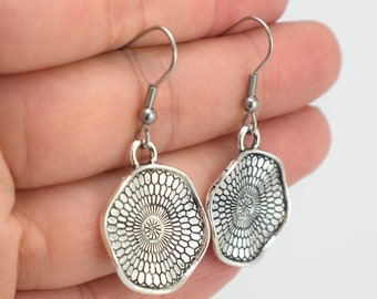 Decorative Antiqued Silver Wave Round Earrings, Wavy Round Pewter Earrings, Gift for Her