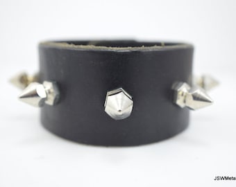 Schwarze Spike Leder Manschette Snap Armband, Handgemachte Unisex wiederverwendete Leder Manschette, Leder Armband Armband