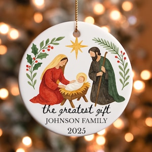Adorno de Natividad, regalo cristiano familiar personalizado, adorno católico navideño personalizado, adorno de la Sagrada Familia, regalo religioso para un amigo