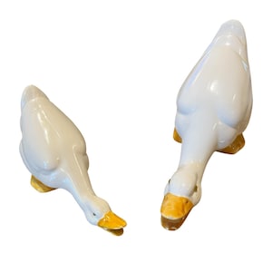 Vintage Set of 80s Ceramic Mama Goose and Baby Goose. Perfect for Farmhouse decor or Cottage Core.