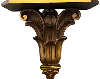 Estantería de pedestal neoclásica grande. 14,5" x 13".