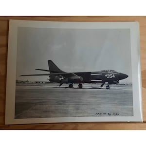 Vintage Fotografie der Douglas Flugzeug Firma A-3 Skywarrior am Flugplatz LAX 1970er Jahre