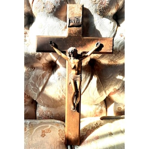 Vintage Wood Crucifix Bronze Jesus on Cross Thrashed 12&quot;