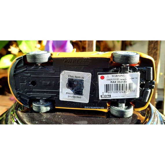 WELLY Porsche NEX イエロー Porsche 911 GT3 RS (992) Yellow NEX Models 1/24 Diecast