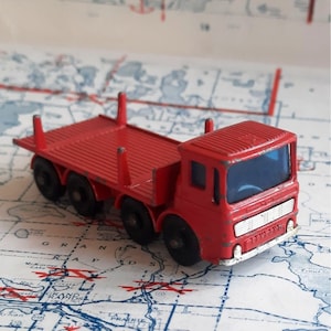 Vintage Lesney Matchbox Series no 10 Pipe Truck with Ergonomic Cab Diecast Toy Car