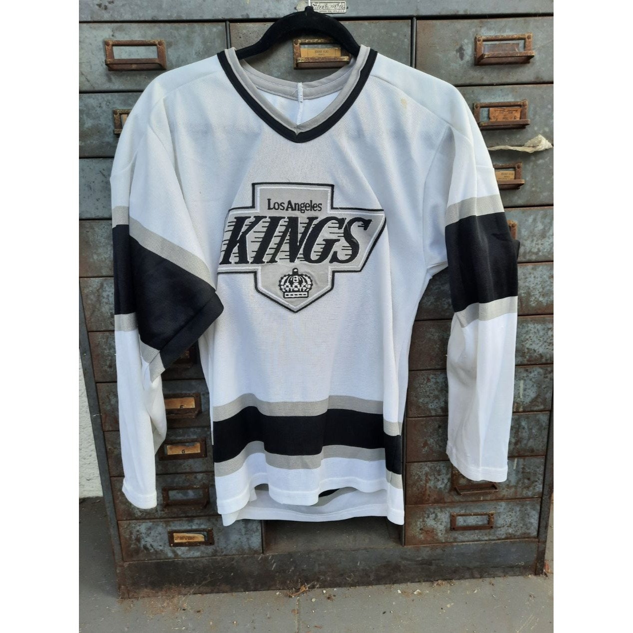 Los Angeles Kings Vintage Lightweight Hockey Jersey NWT Old Logo