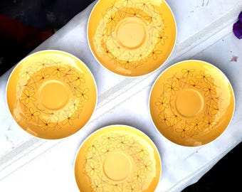 Juego de 4 tazas de té vintage Centura de Corning con margaritas amarillas doradas, década de 1970