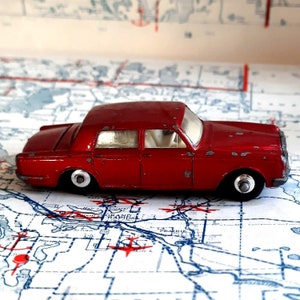 Vintage Lesney Matchbox Toy Car Red Silver Shadow Rolls Royce Diecast Car