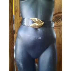 Linda Allard for Ellen Tracy Vintage M Buffalo Calf S Leather Belt 1980s Black Distressed Leather Big Gold Leaf Buckle Wide Leather Belt