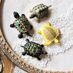 MINIATURE TURTLES Plastic Animal Figures Figurines Dollhouse Diorama Terrarium Supplies Small Craft Mini