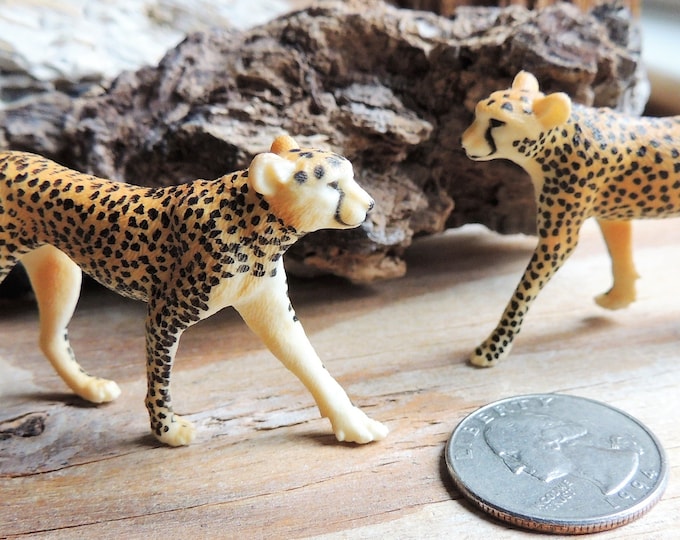 MINIATURE CHEETAH Animal Figurines Figures Fairy Garden Dollhouse