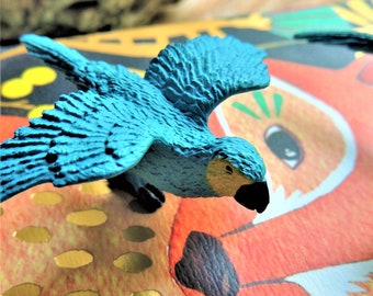 PARROT MINIATURE ANIMALS Blue Macaw Bird Plastic Animal Figure Figurines Dollhouse Diorama Terrarium Supply For Crafts Rainforest Tropical