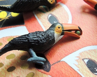 手描きのミニチュア磁器製オオハシ鳥 28527 - Etsy 日本