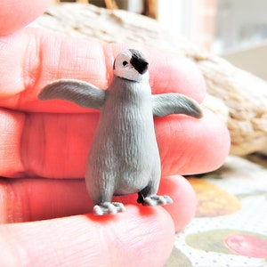 MINIATURE ANIMALS PENGUIN Chick Bird Miniatures Figure Figurine Fairy Garden Dollhouse Diorama Terrarium Small Penguin Baby Micro Minis Tiny